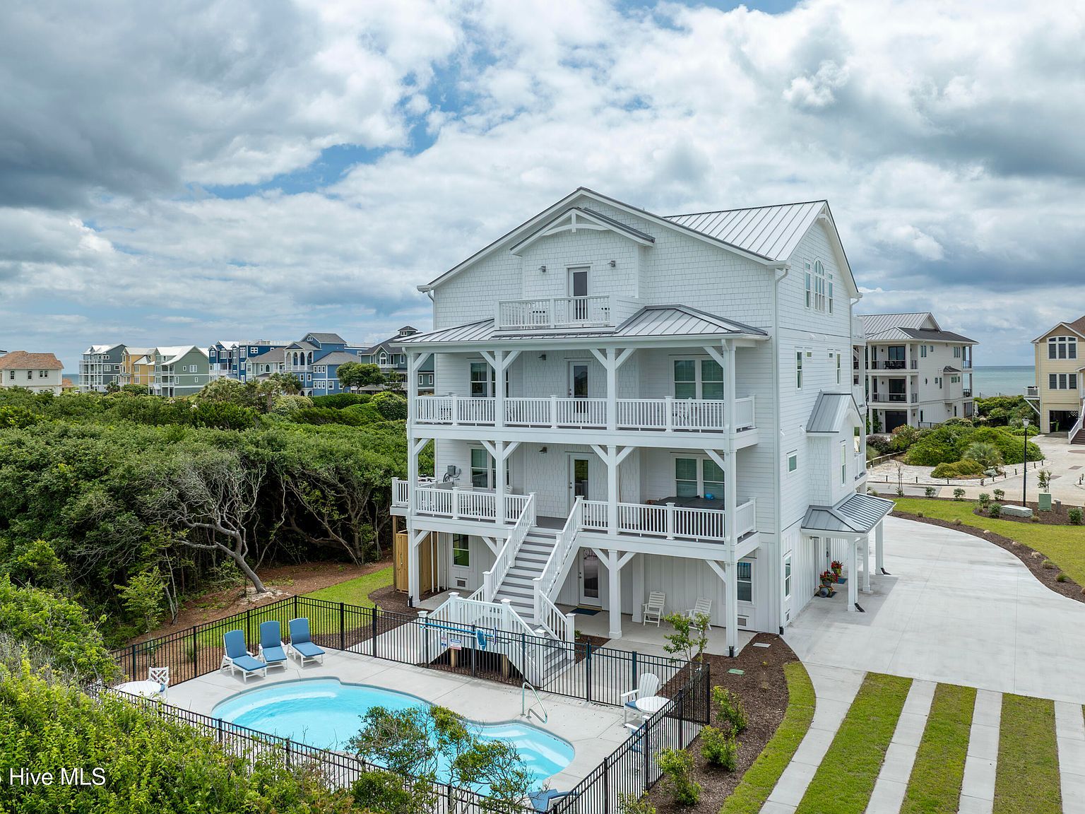 145 Oceanview Ln North Topsail Beach, NC 28460  | Single Family