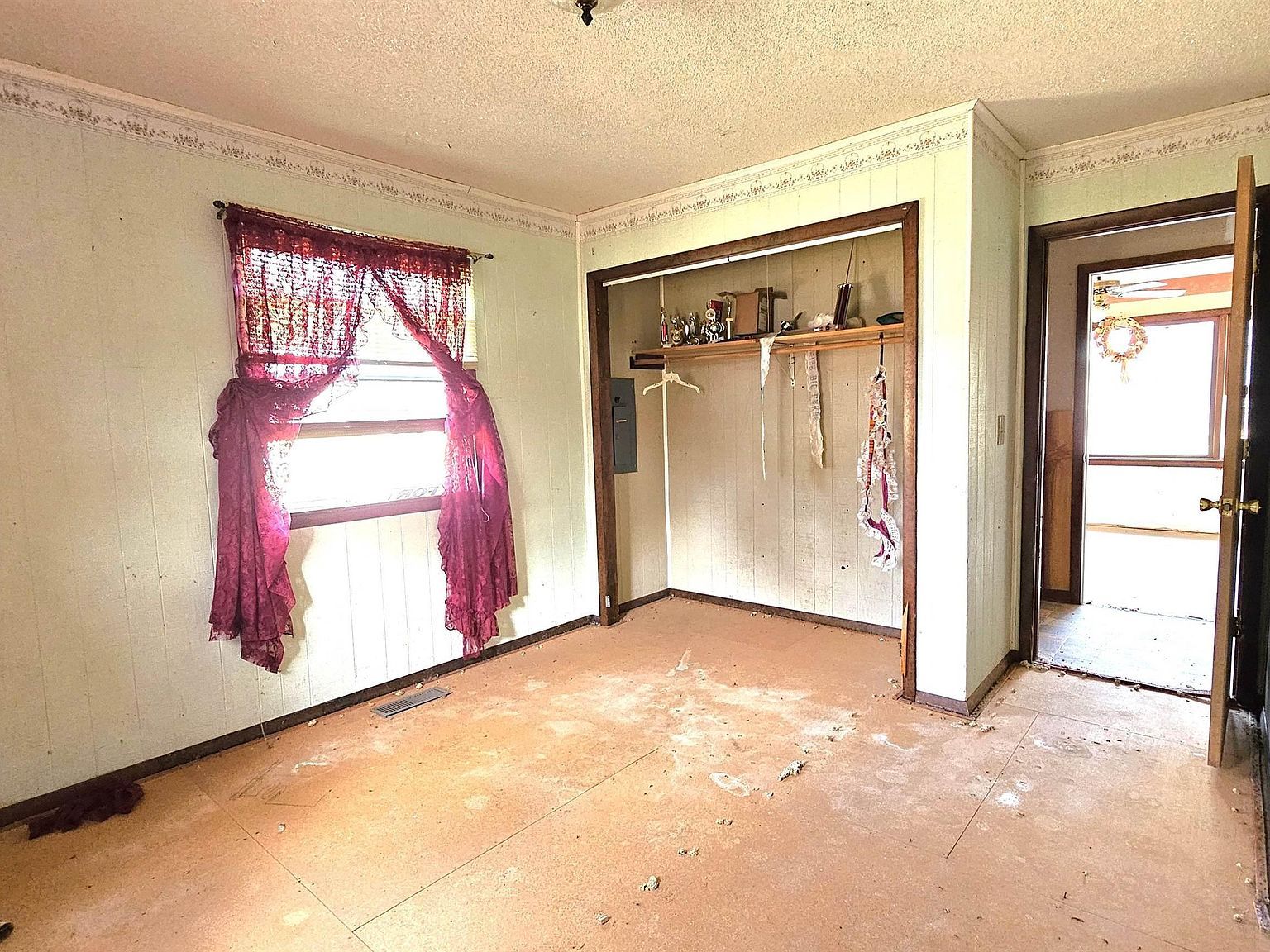 518 Fife St Carrier Mills, IL 62917 | Single Family