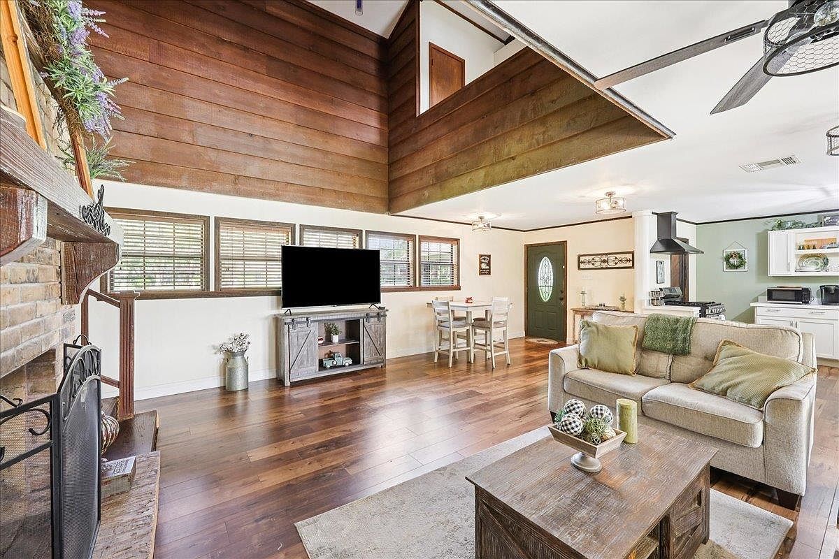 607 Cypress Bend Dr Village Mills, TX 77663  | Single Family