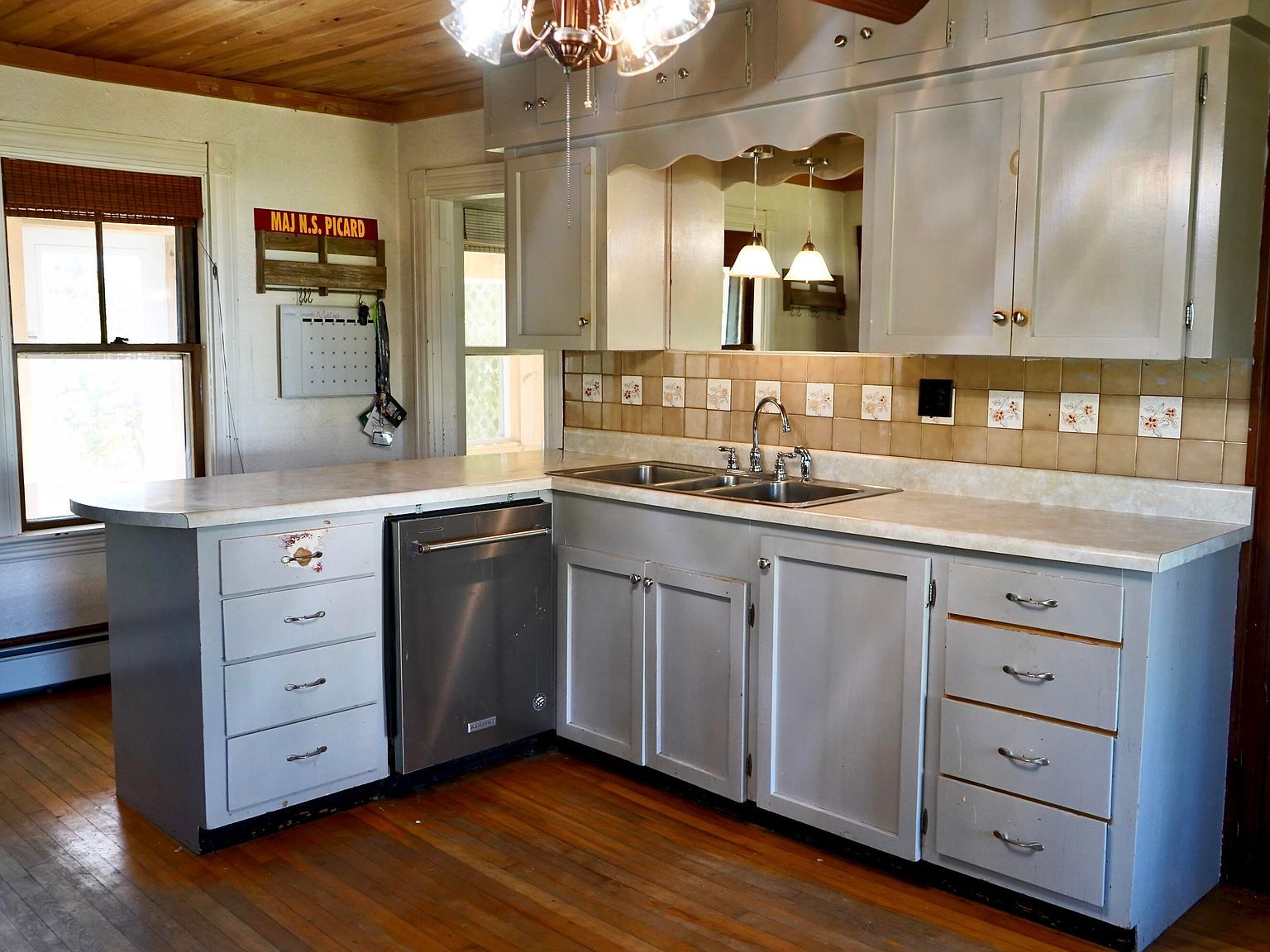 14 Main St Detroit, ME 04929  | Single Family