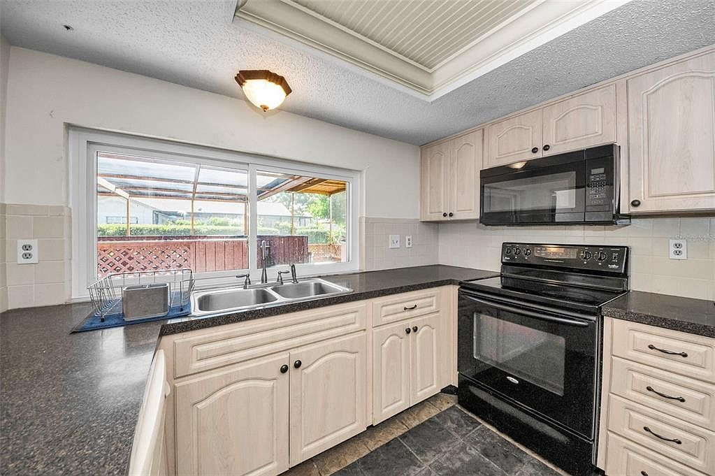 8810 Seeley Ln Hudson, FL 34667  | Single Family