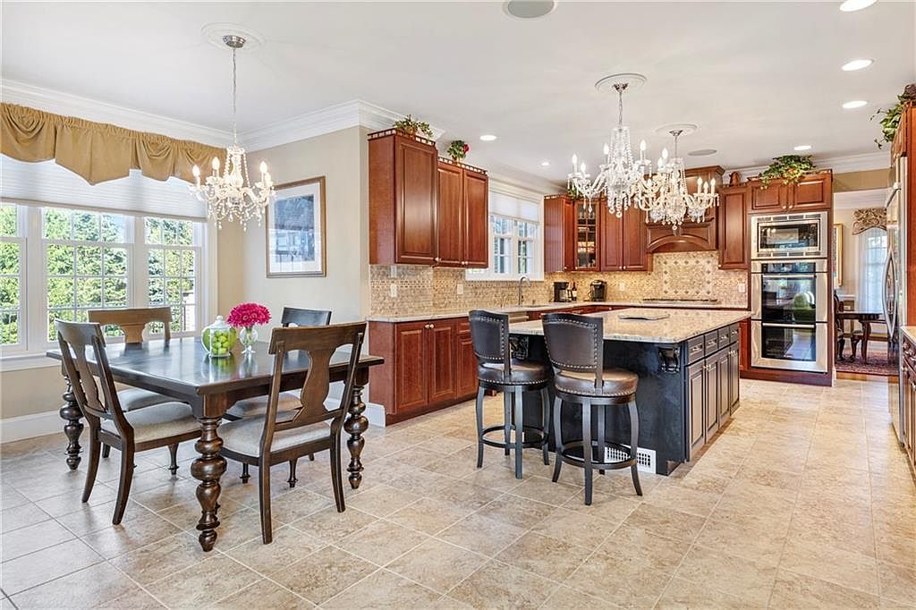 3070 Diamond Hill Rd Cumberland, RI 02864  | Single Family