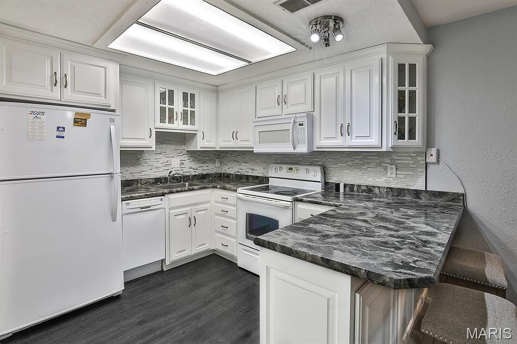 1380 Heritage Lndg APT 206 Saint Charles, MO 63303 | Condominium