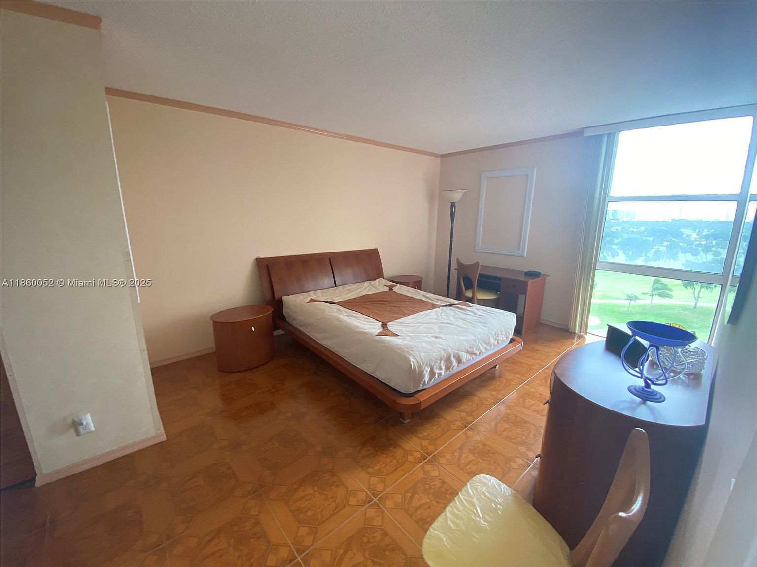 20379 W Country Club Dr #935-3 Miami, FL 33180 | Condominium