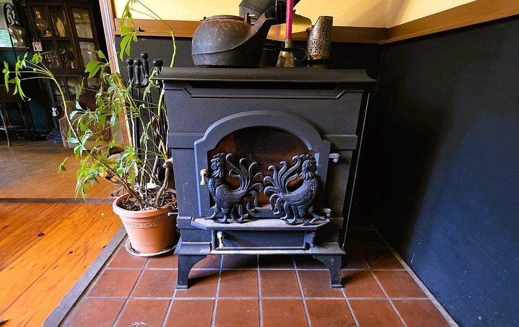 7 Hog Hollow Rd Shelburne Falls, MA 01370  | Single Family