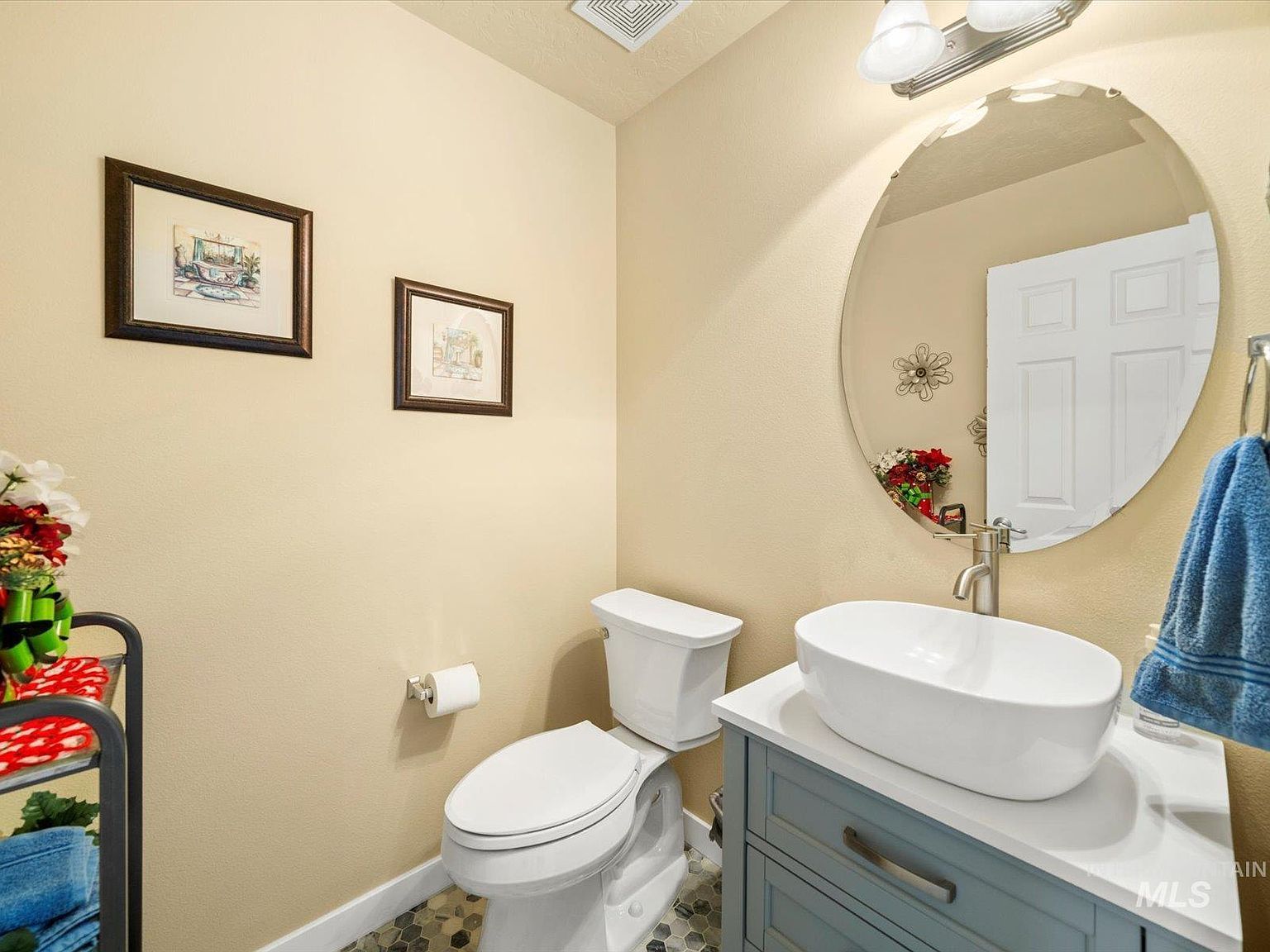 208 E Kaibab Trl Meridian, ID 83646 | Single Family