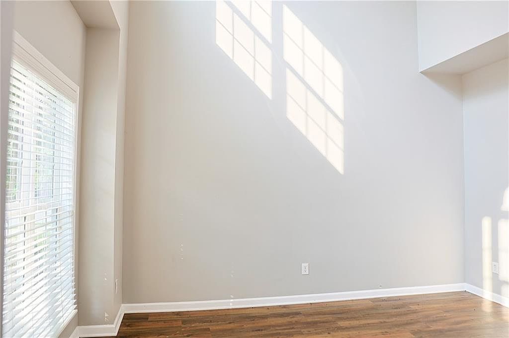 910 Lakeside Ct Loganville, GA 30052  | Single Family