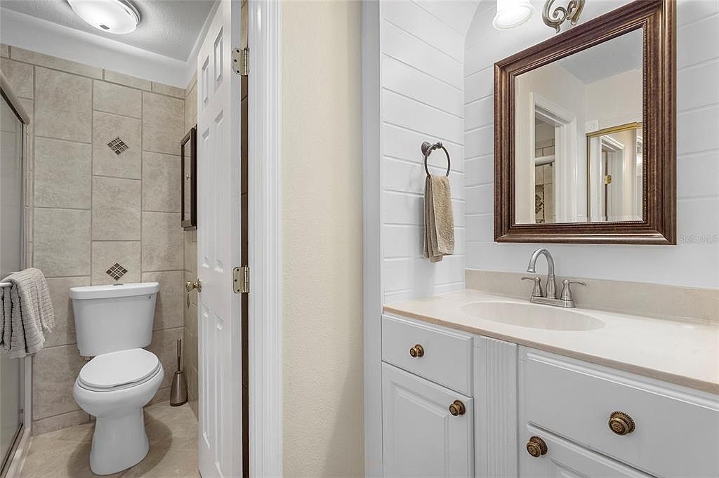 1143 Longfellow Rd Sarasota, FL 34243  | Condominium