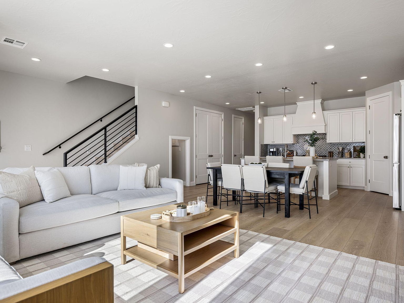 653 W Beach Front Pl Saint George, UT 84790  | New build