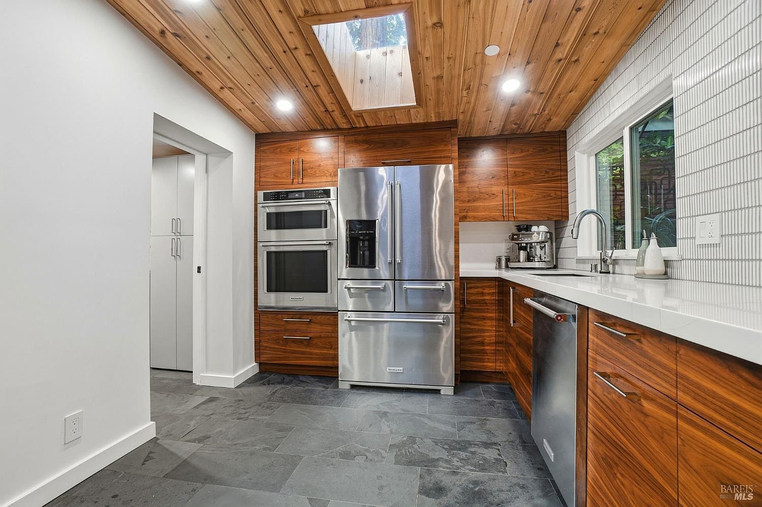 221 D St San Rafael, CA 94901  | Single Family