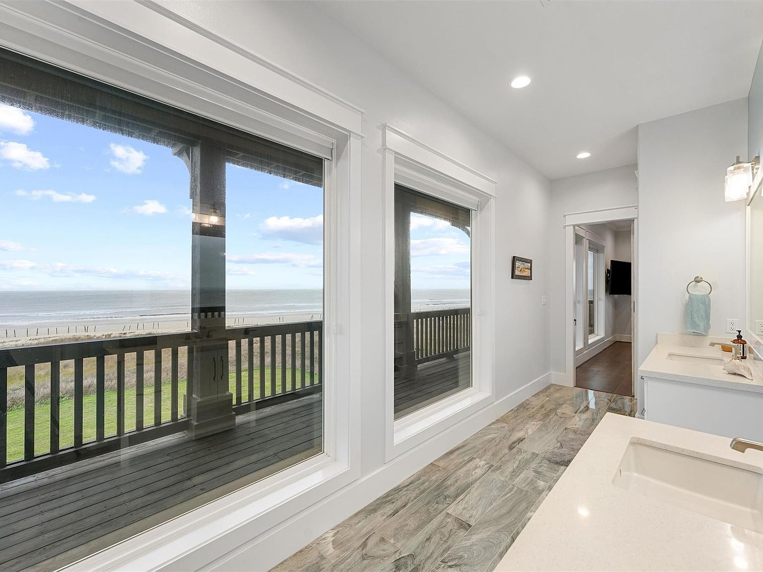 438 Seagrass Gilchrist, TX 77650  | Single Family