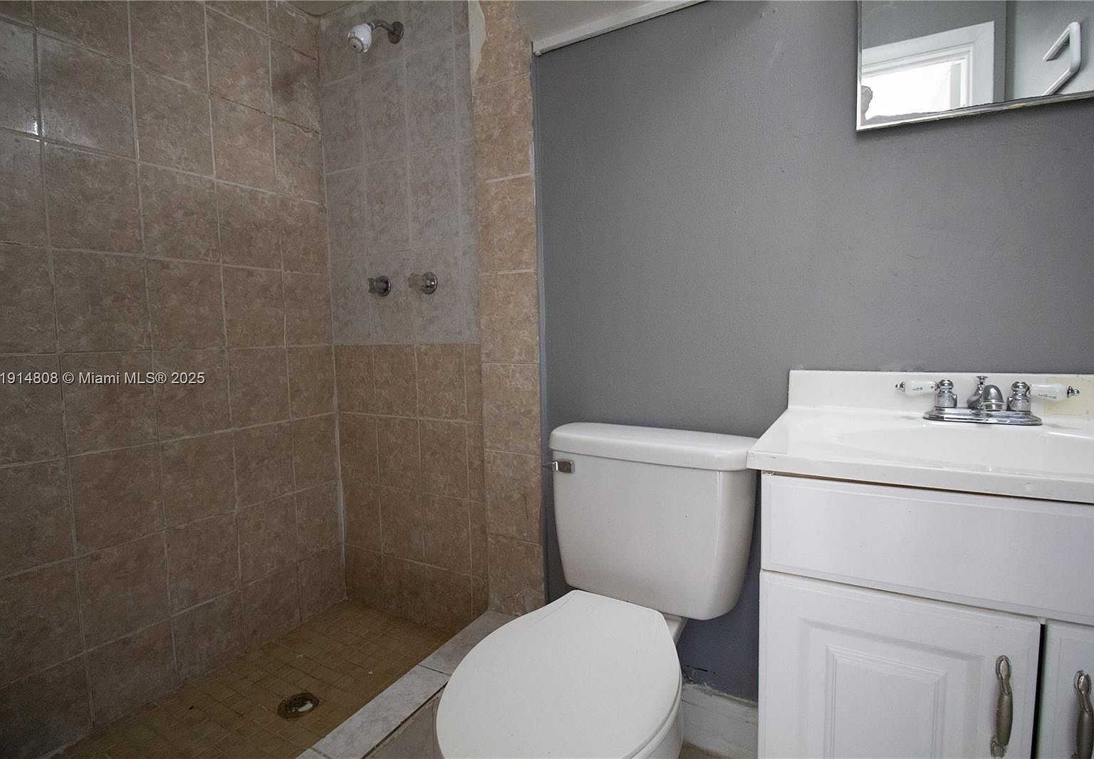 825 SW 10th St Hallandale, FL 33009  | Multi Family