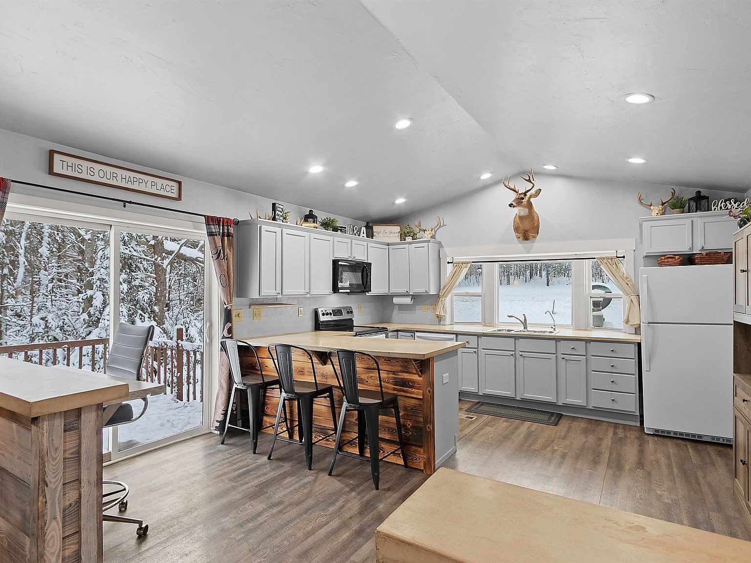 W6524 County Road R Niagara, WI 54151  | Single Family