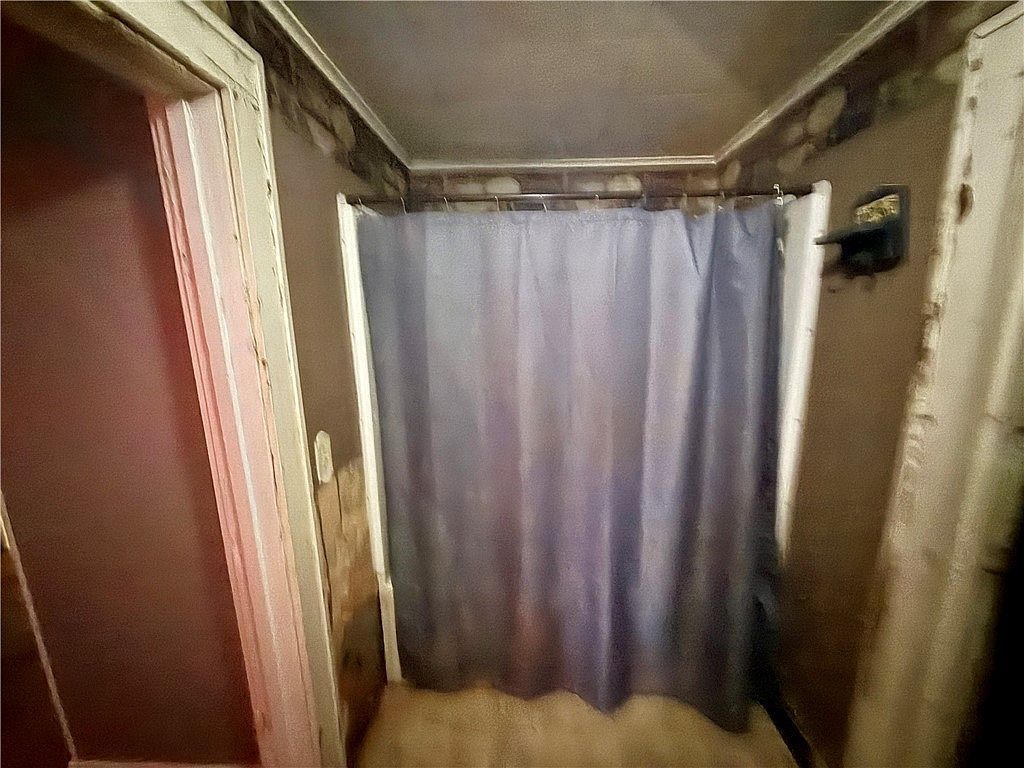 617 W Washington St Paris, IL 61944  | Single Family