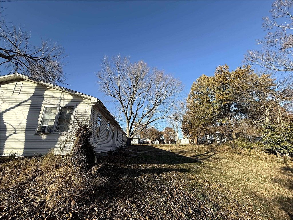 1202 Tucker Beach Rd Paris, IL 61944  | Single Family