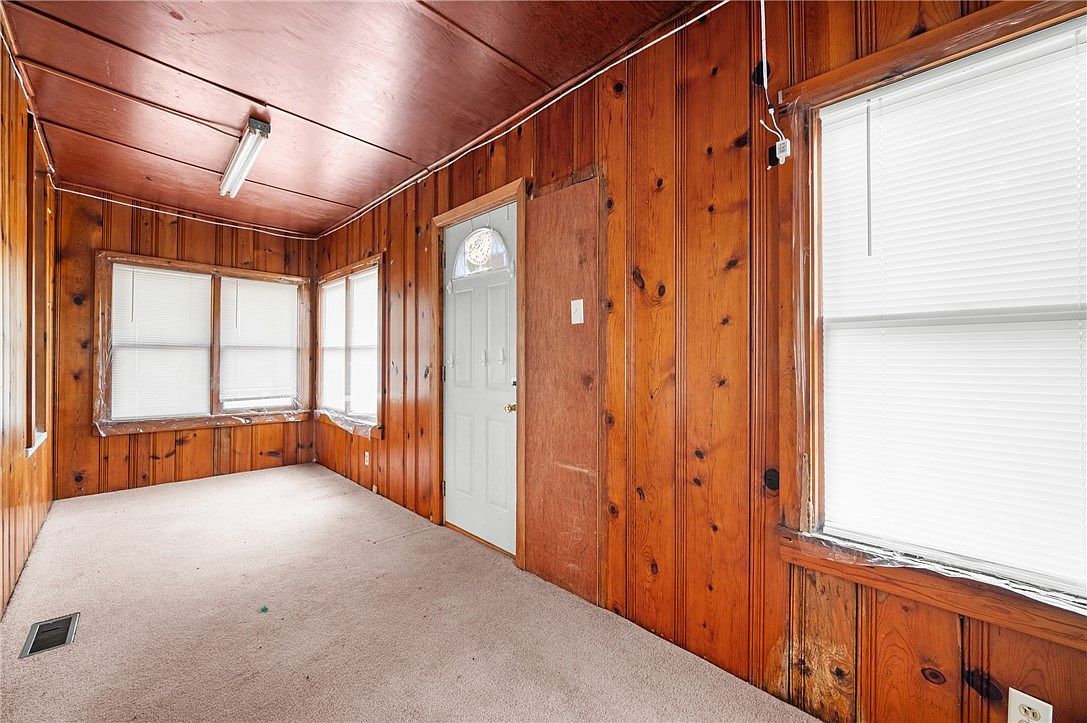 221 S Ohio St Chrisman, IL 61924 | Single Family