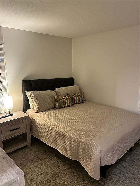 60 Chapin St APT D Holyoke, MA 01040  | Condominium