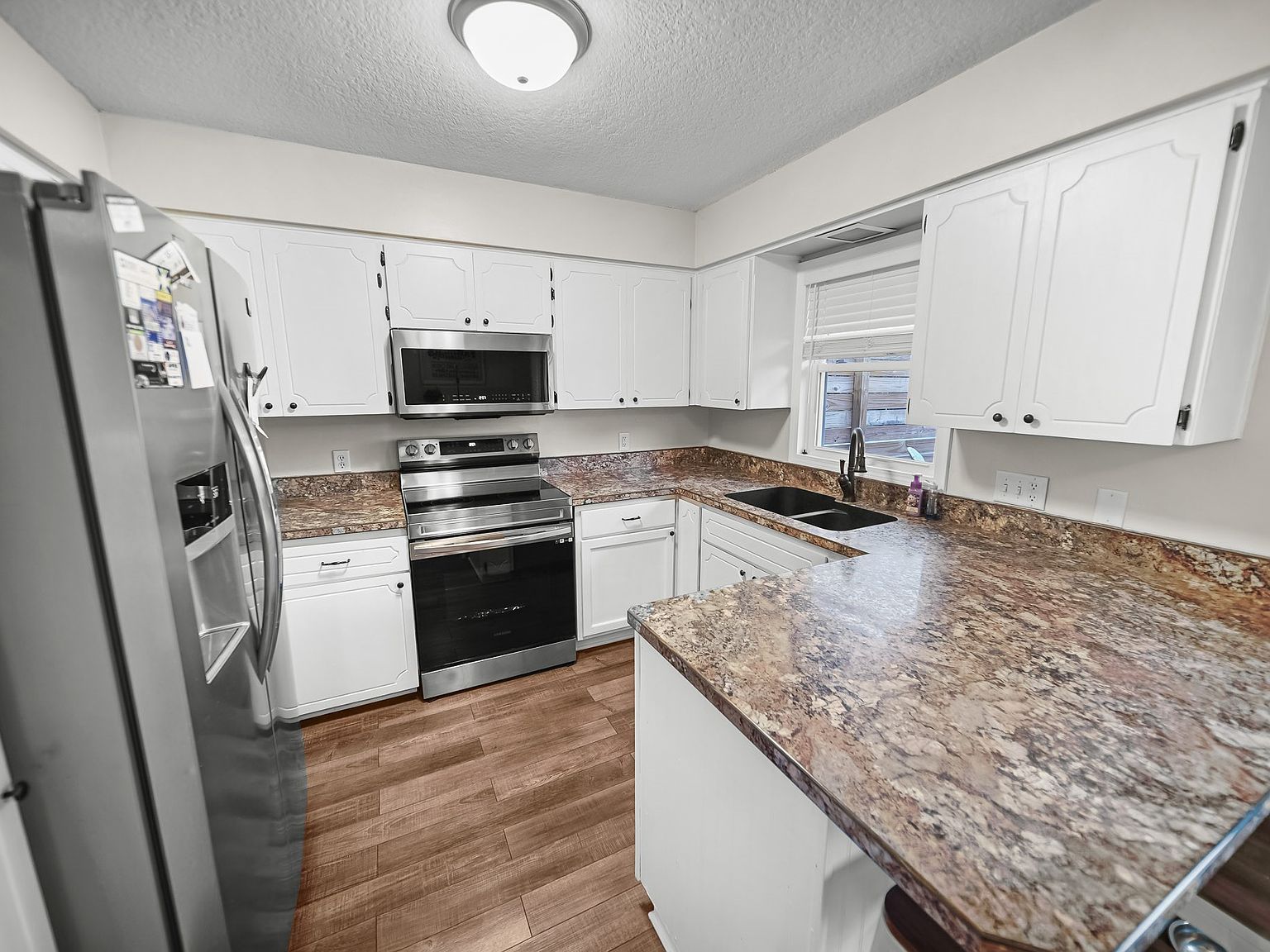 1433 N 7th Ave E Newton, IA 50208  | Single Family