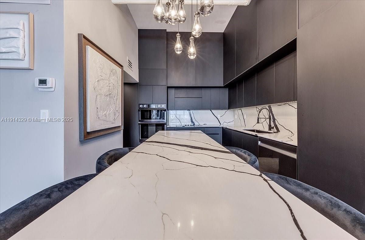 1500 Bay Rd #PENTHOUSE 1570 Miami Beach, FL 33139 | Condominium