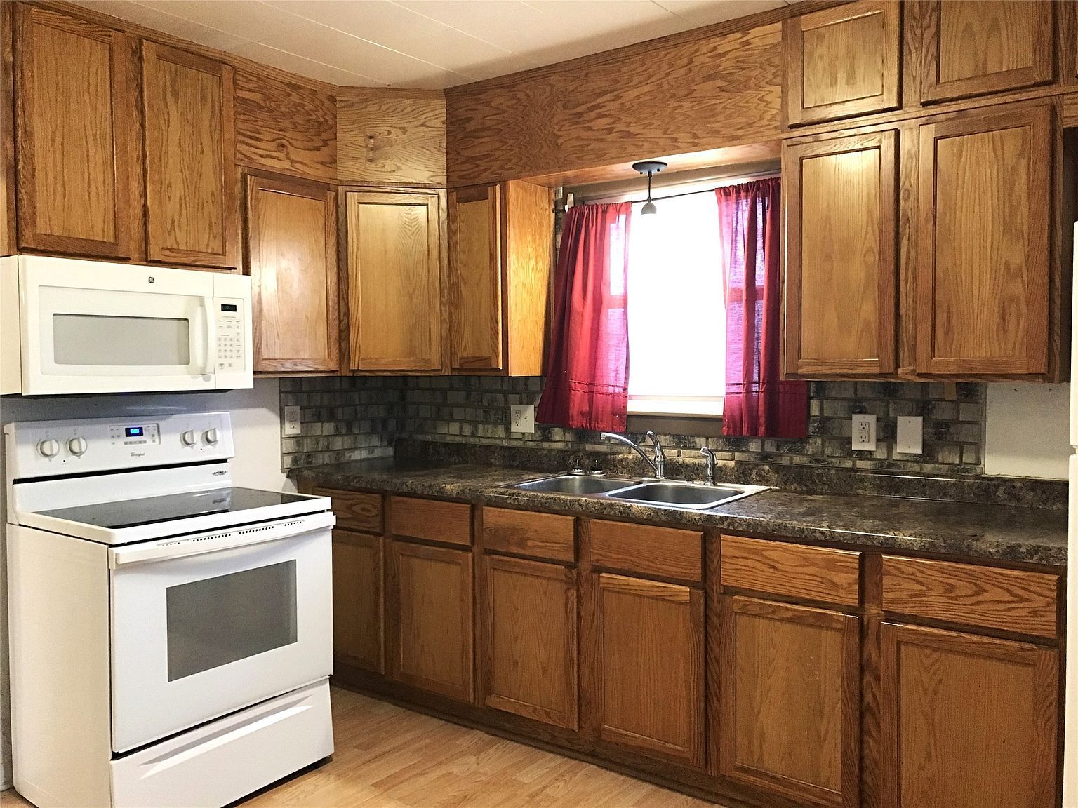 211 NE 3rd St Melcher Dallas, IA 50062 | Multi Family