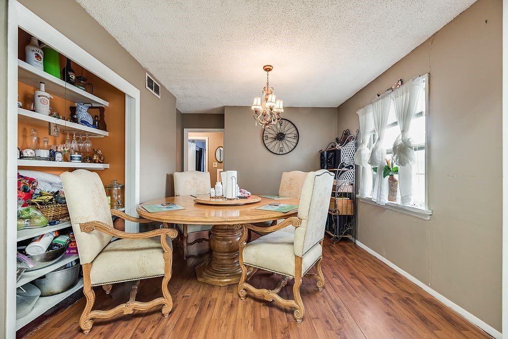 106 W Vista Dr Garland, TX 75041  | Single Family