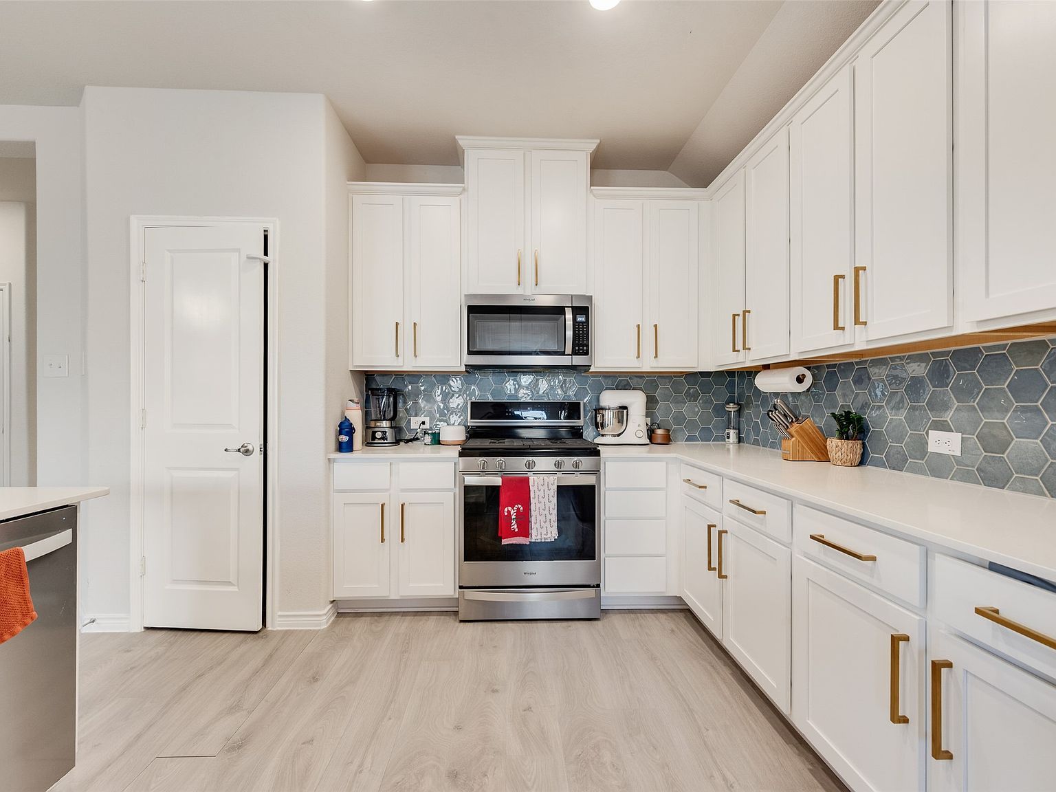 10501 Fountain Gate St Aubrey, TX 76227  | Single Family