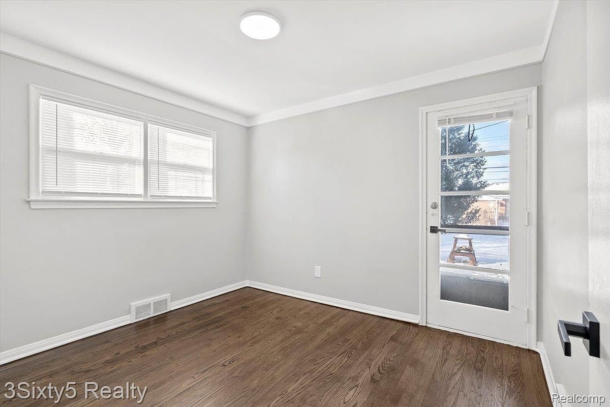 18650 Grey Ave Allen Park, MI 48101  | Single Family