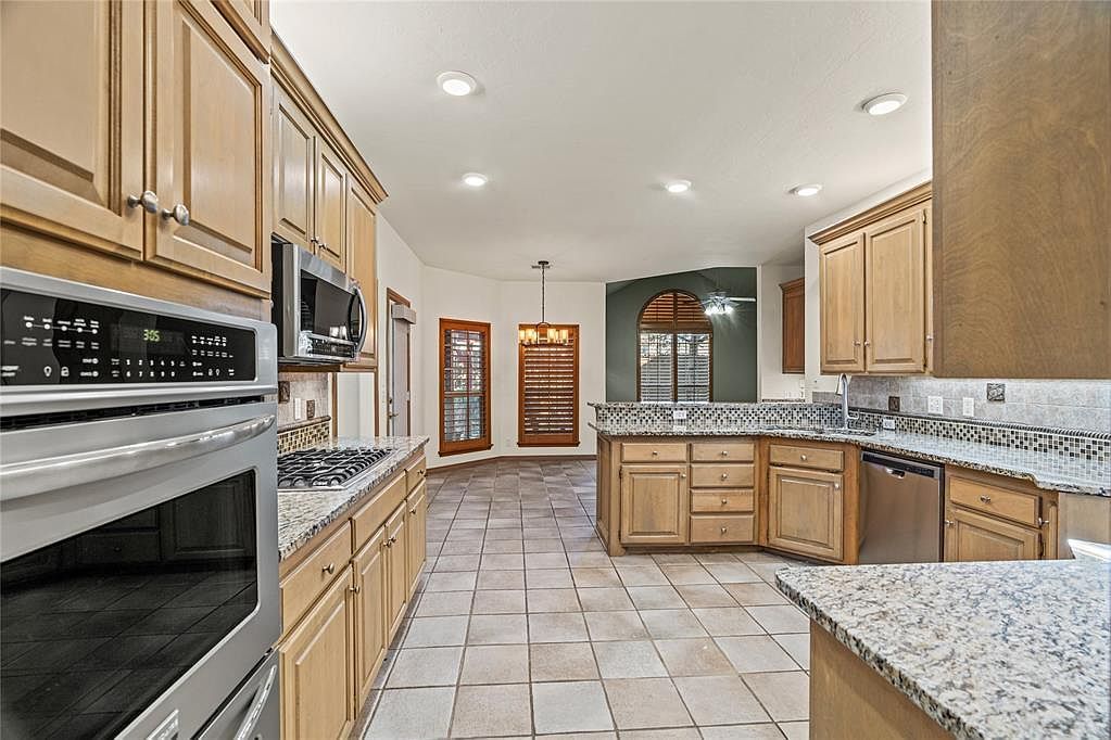 7209 NW 110th St Oklahoma City, OK 73162  | Single Family