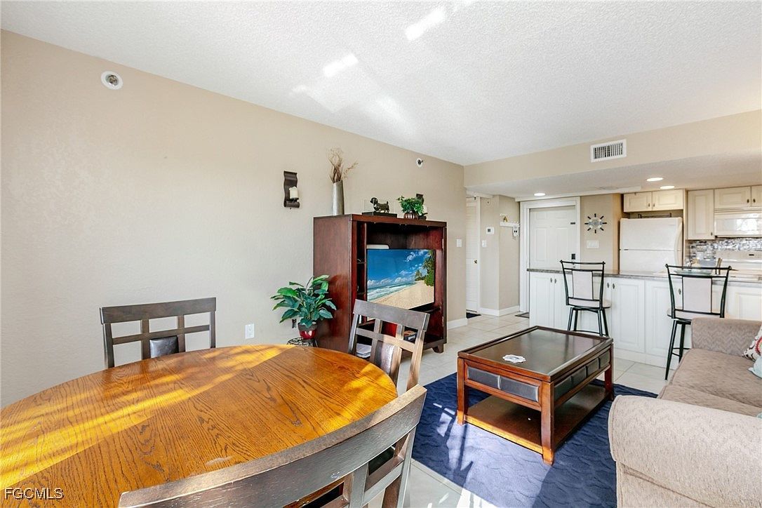 3170 Matecumbe Key Rd APT 127 Punta Gorda, FL 33955 | Condominium