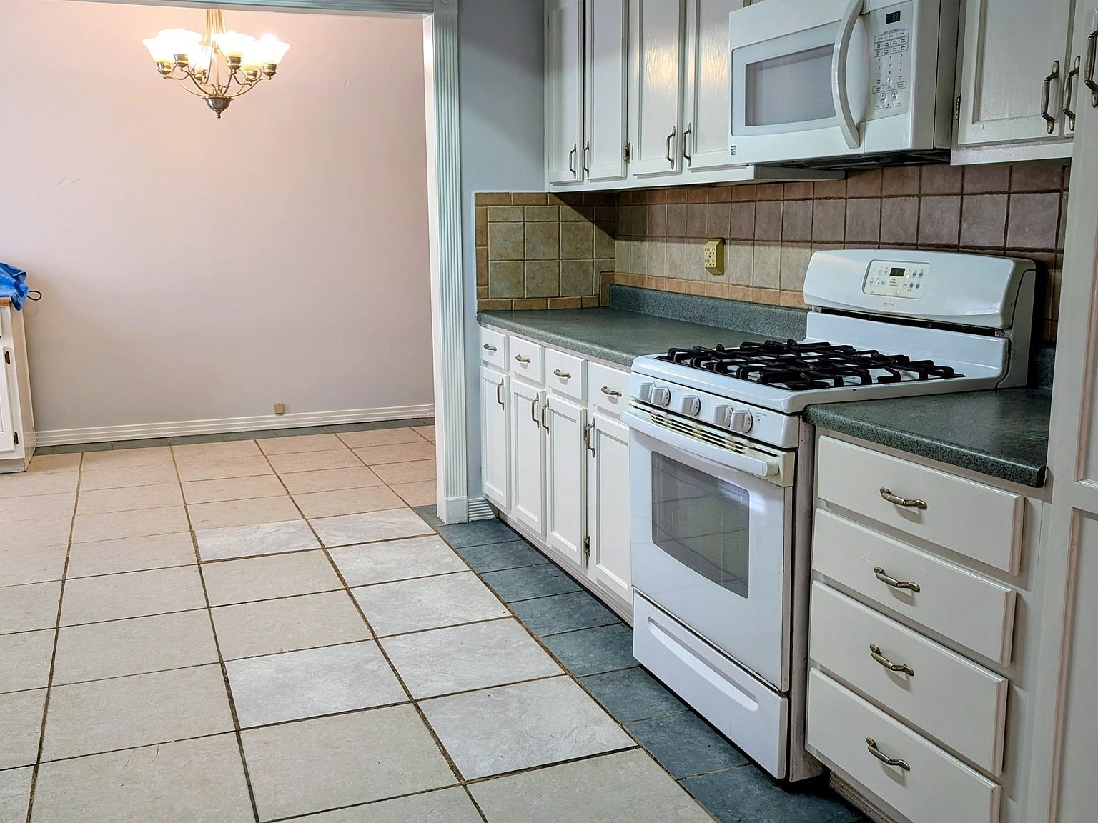 32 E Main St Ash Flat, AR 72513 | Single Family