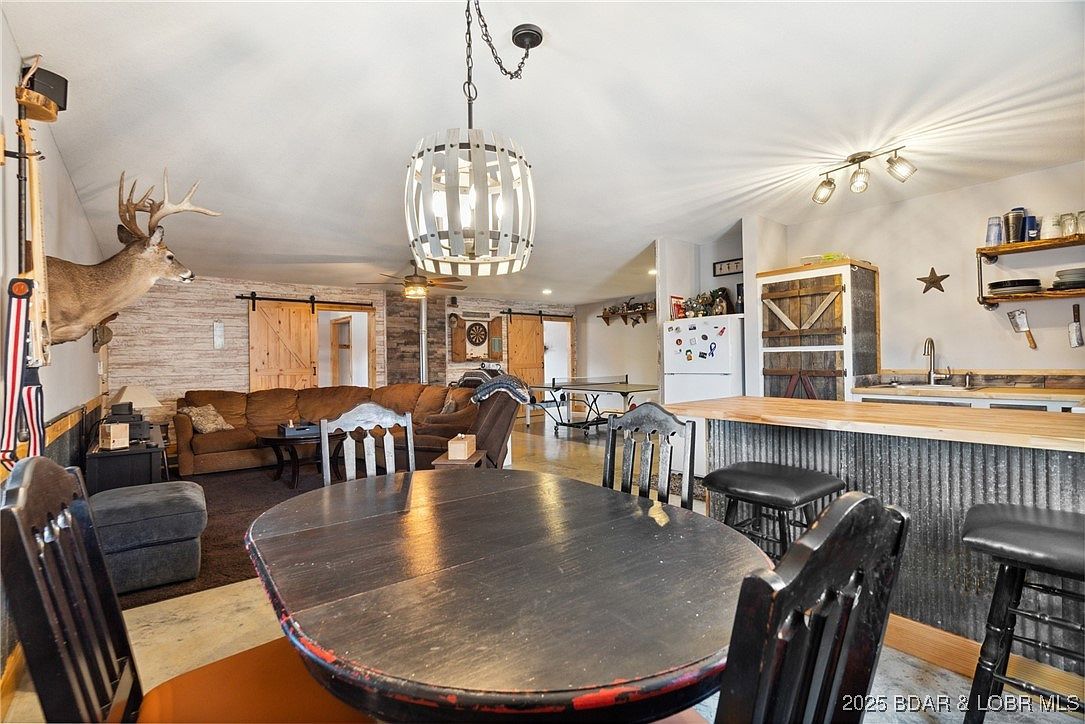 679 Wolf Pen Holw Camdenton, MO 65020  | Single Family