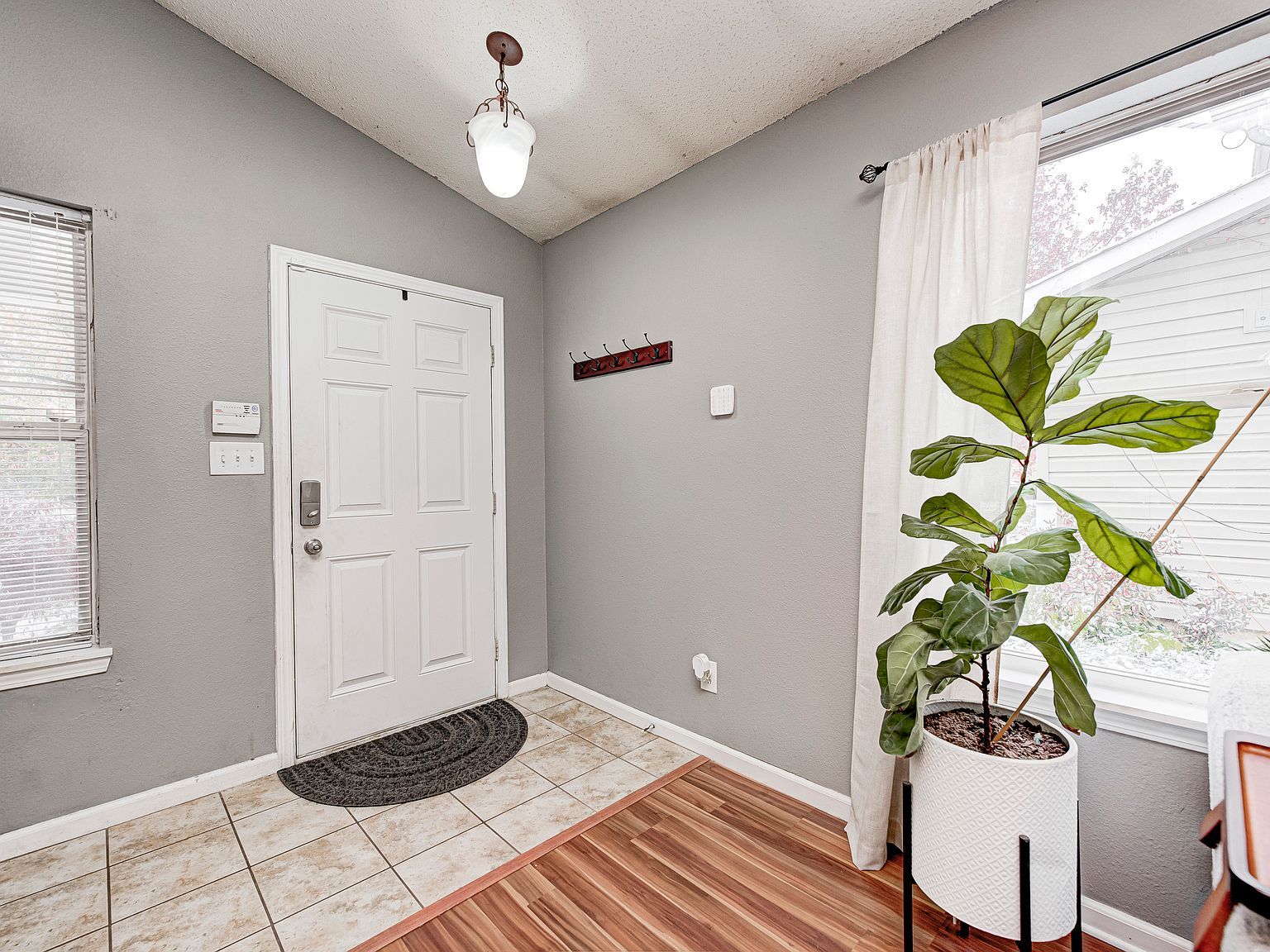 1362 Bluff View Ct Indianapolis, IN 46217  | Single Family