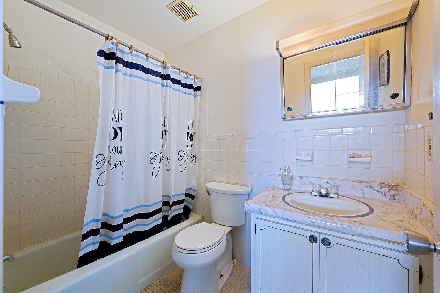 410 W Palm St #24 Lantana, FL 33462  | Condominium