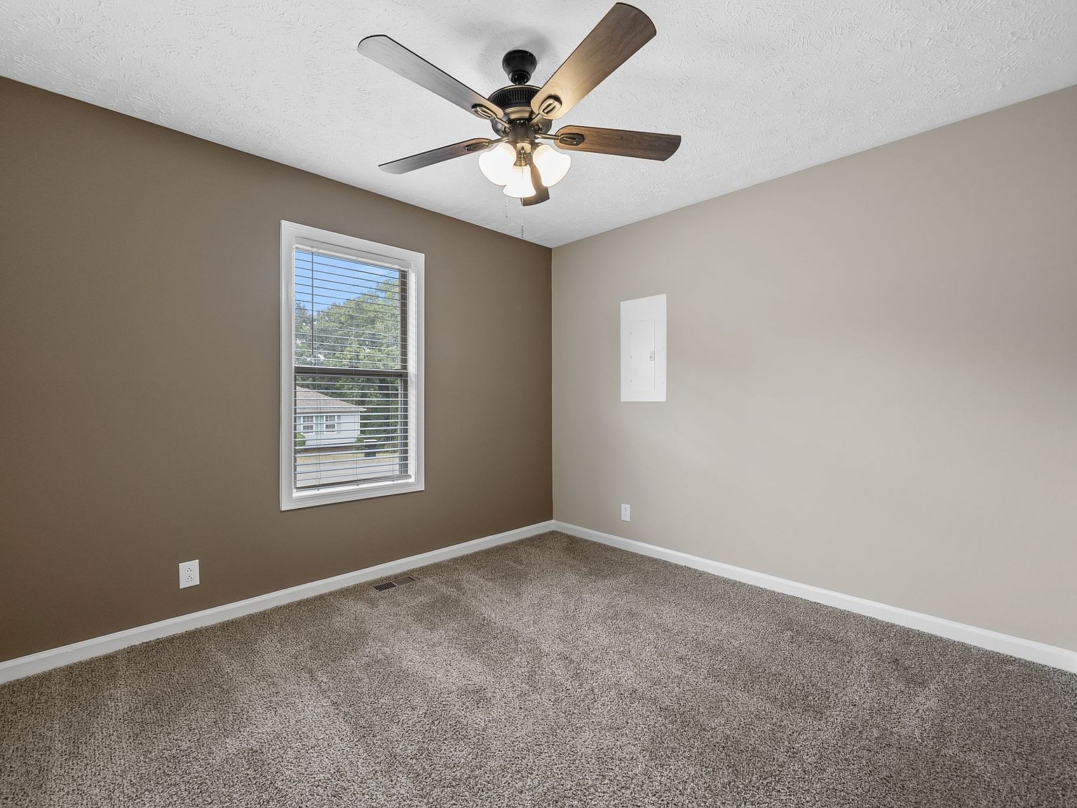 576 Cabot Cv Clarksville, TN 37042  | Single Family