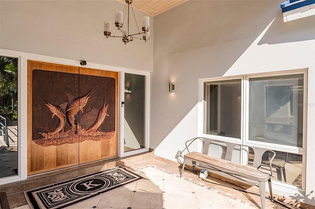 2268 Kings Point Dr Largo, FL 33774  | Single Family