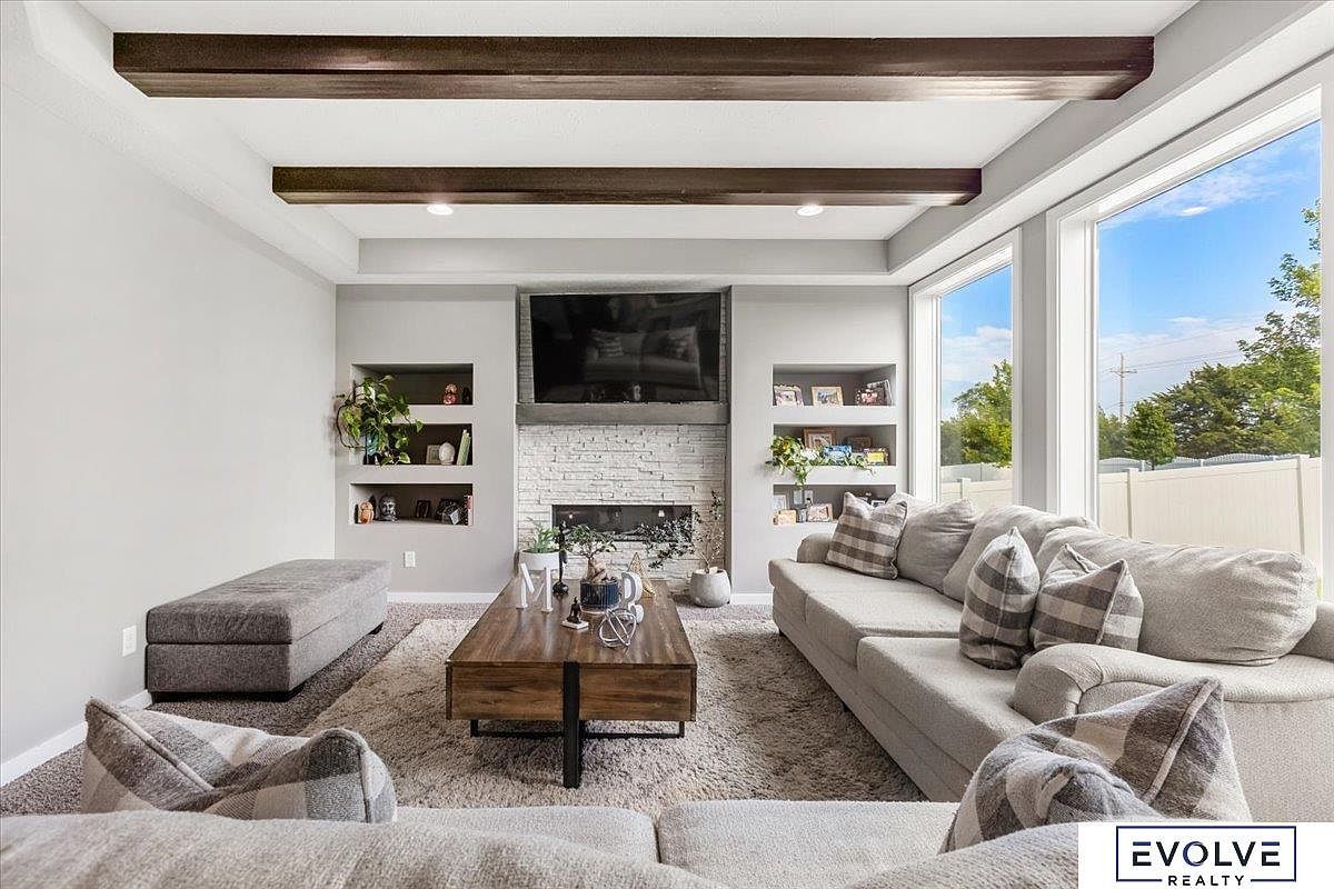 11105 Edgewater Dr Papillion, NE 68046  | Single Family