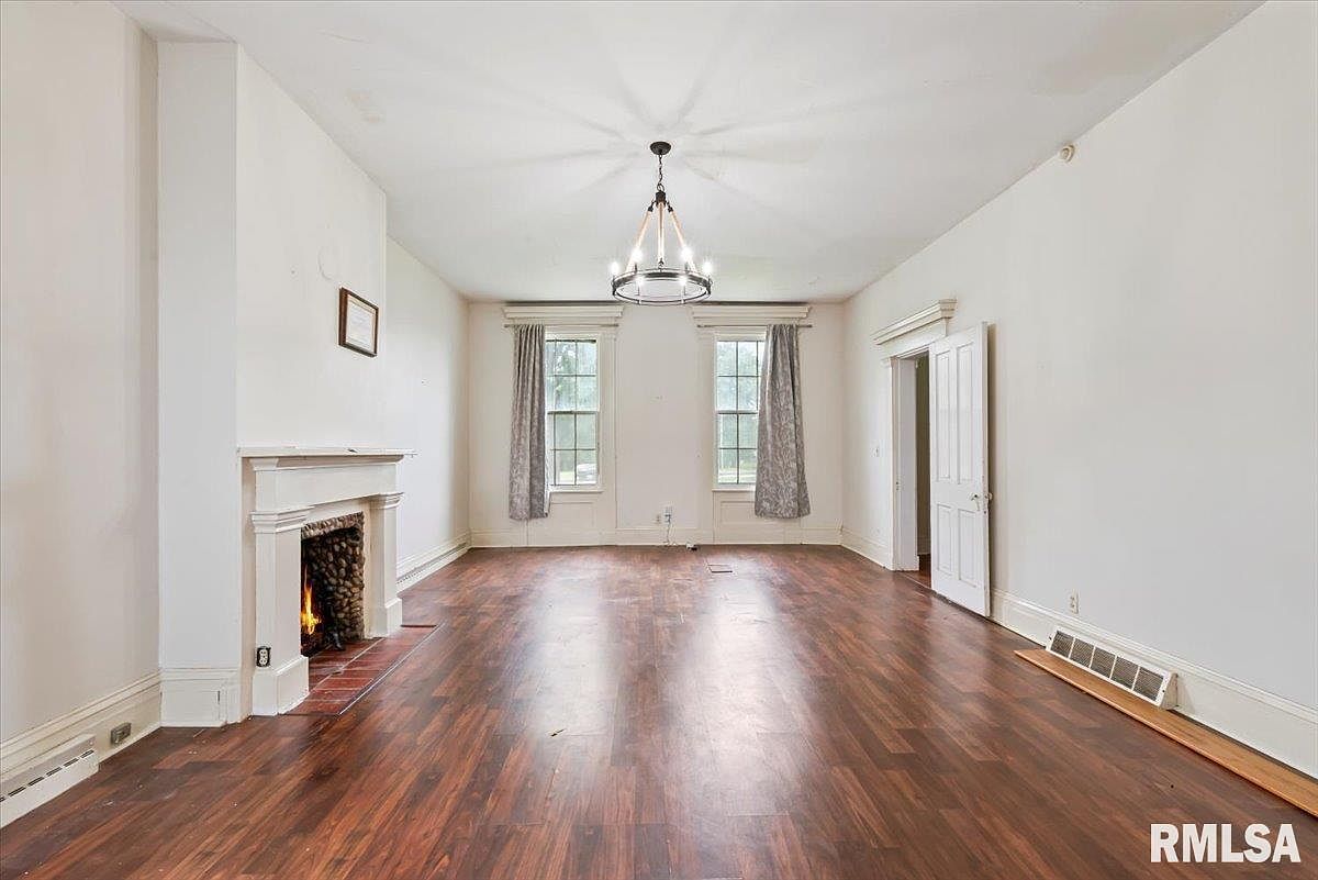 4804 Northwest Blvd Davenport, IA 52806  | Single Family