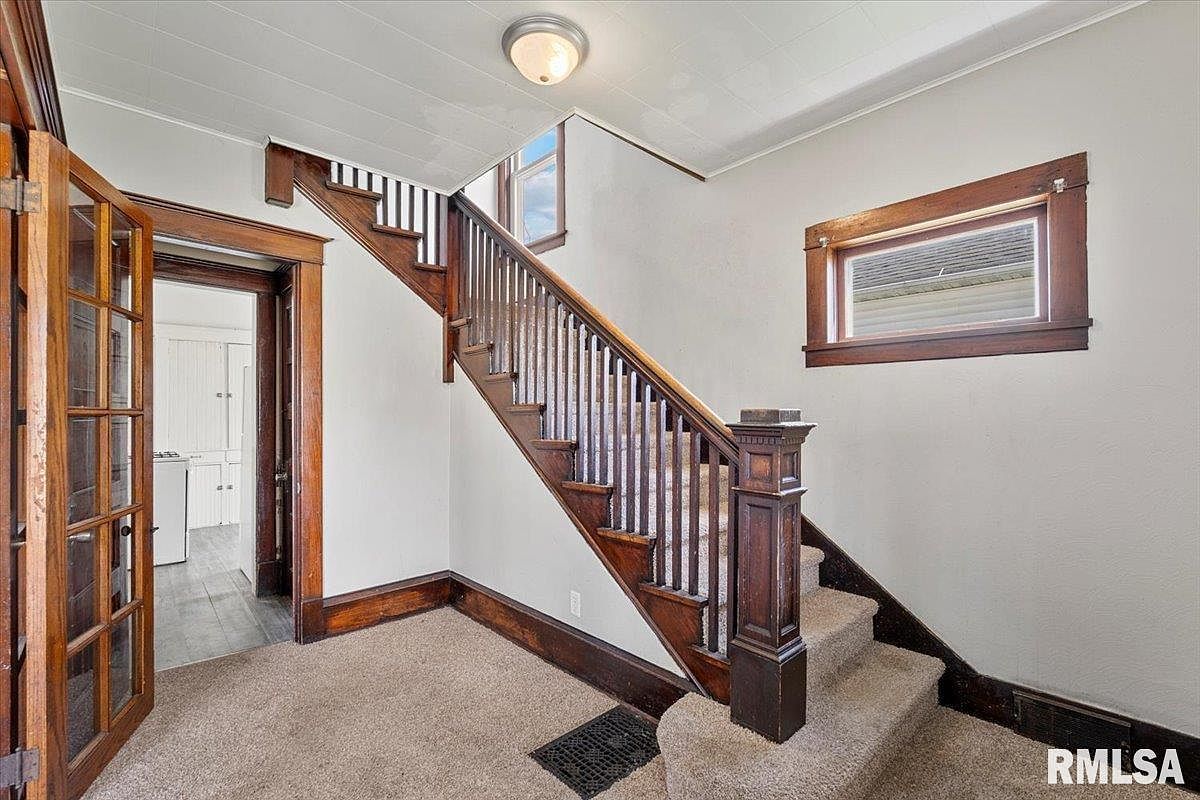 2621 5 1/2 Ave Rock Island, IL 61201  | Single Family