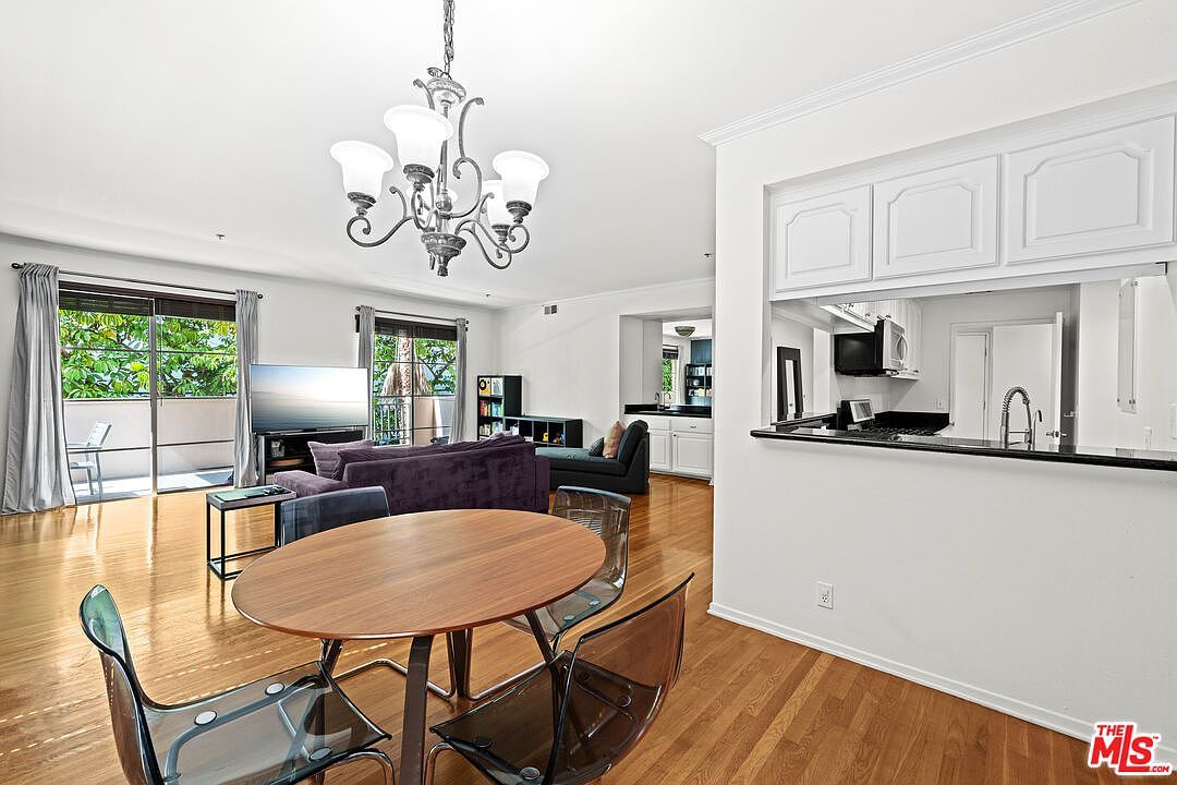 1401 S Bentley Ave APT 202 Los Angeles, CA 90025  | Condominium