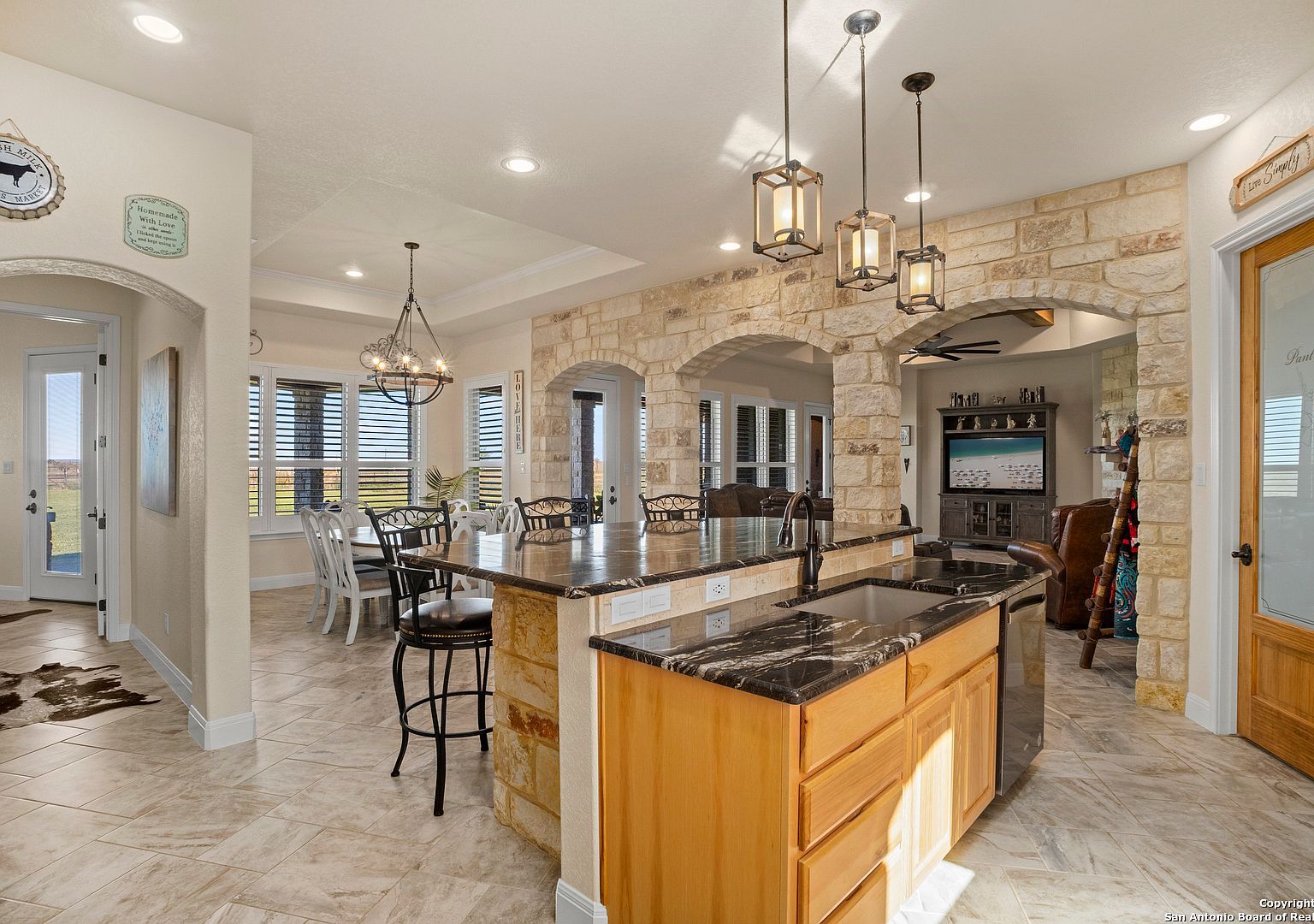 1530 County Road 132 Floresville, TX 78114 | Single Family