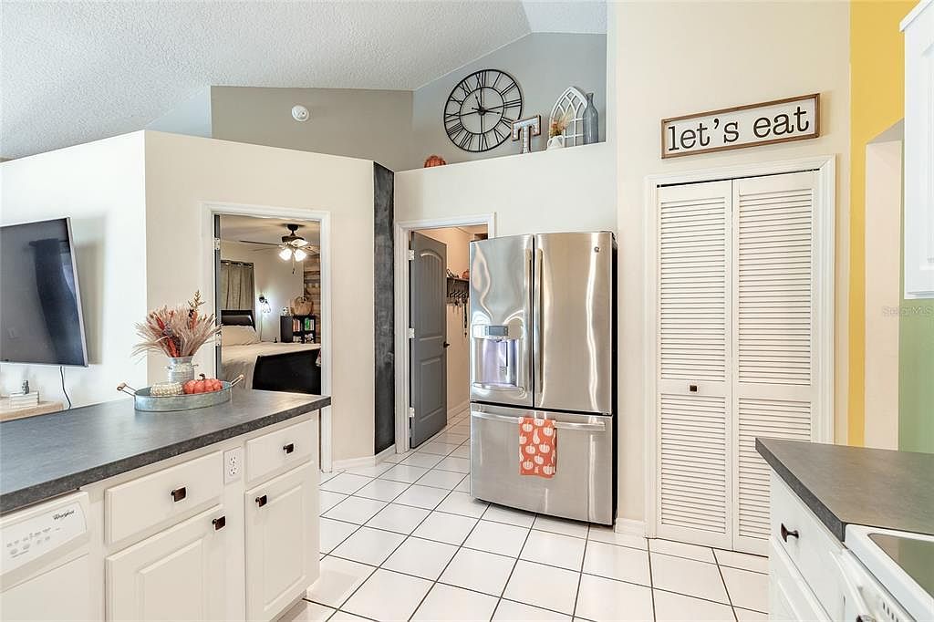 431 Secluded Oaks Trl Deland, FL 32724 | Single Family