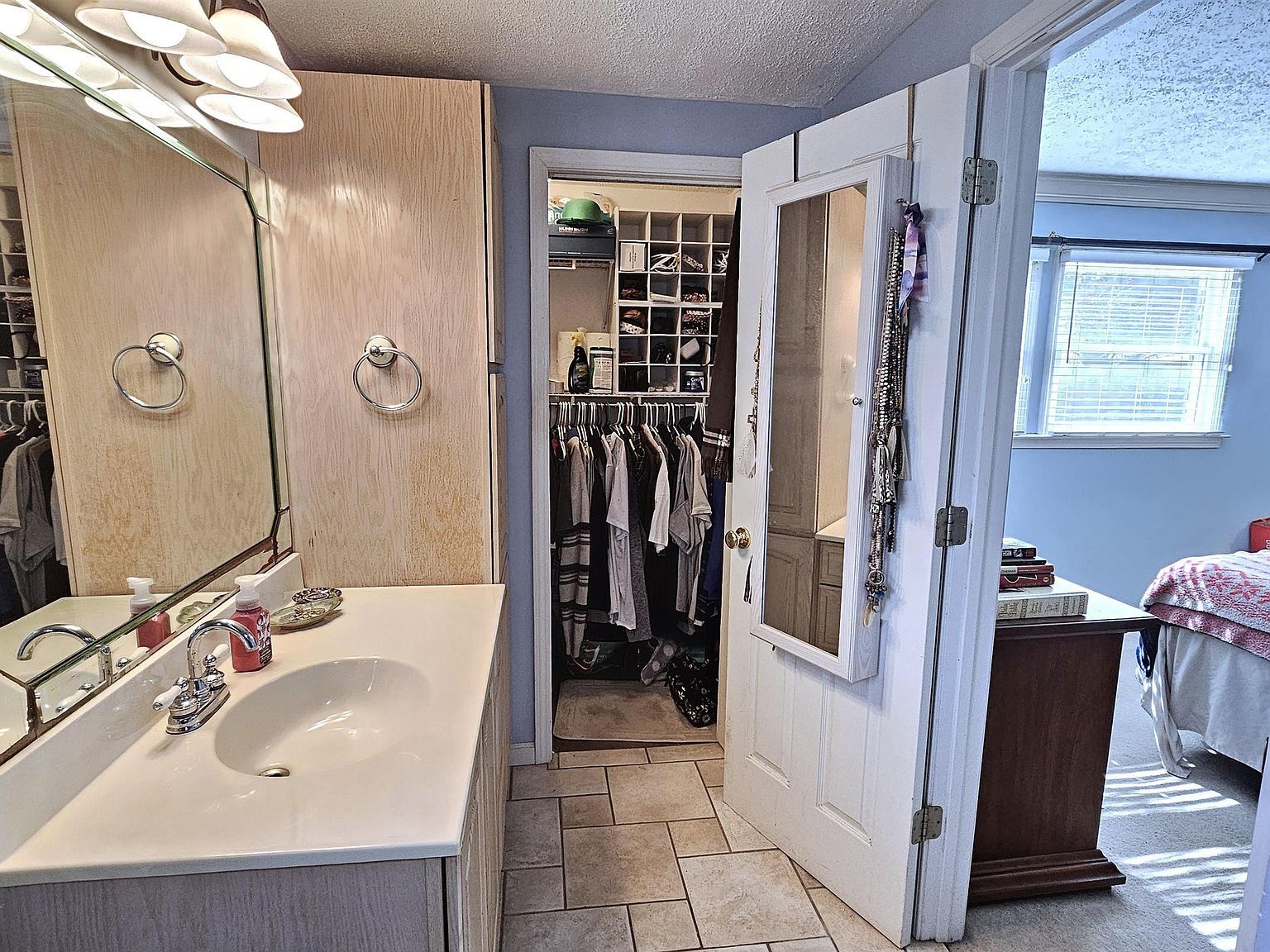 3023 Cherokee Dr Hueytown, AL 35023  | Single Family