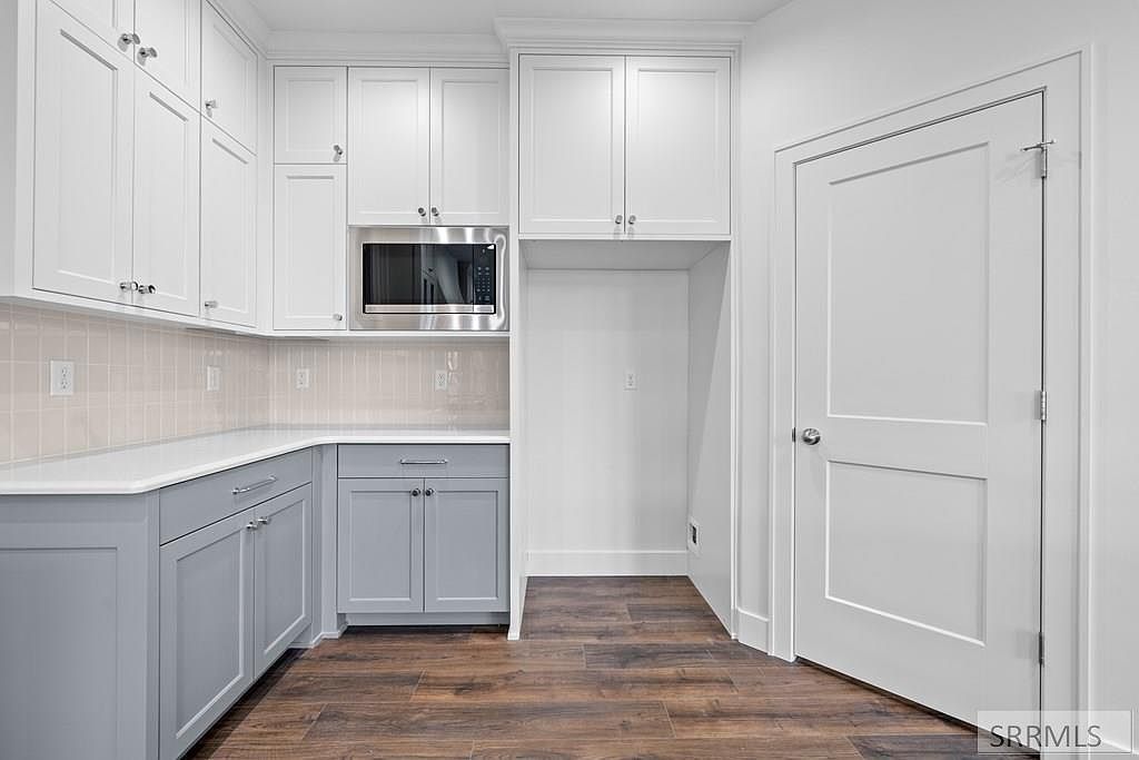 5768 Dune Village Way Idaho Falls, ID 83404  | Single Family