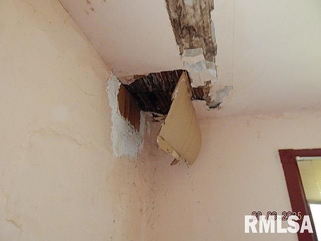 1504 Christie St Davenport, IA 52803  | Single Family