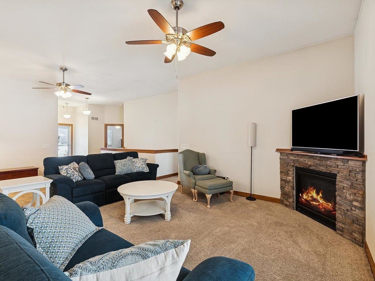 116 W Pinehurst Dr Eldridge, IA 52748  | New build