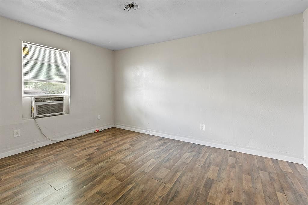 324 Erin St Houston, TX 77009 | Single Family