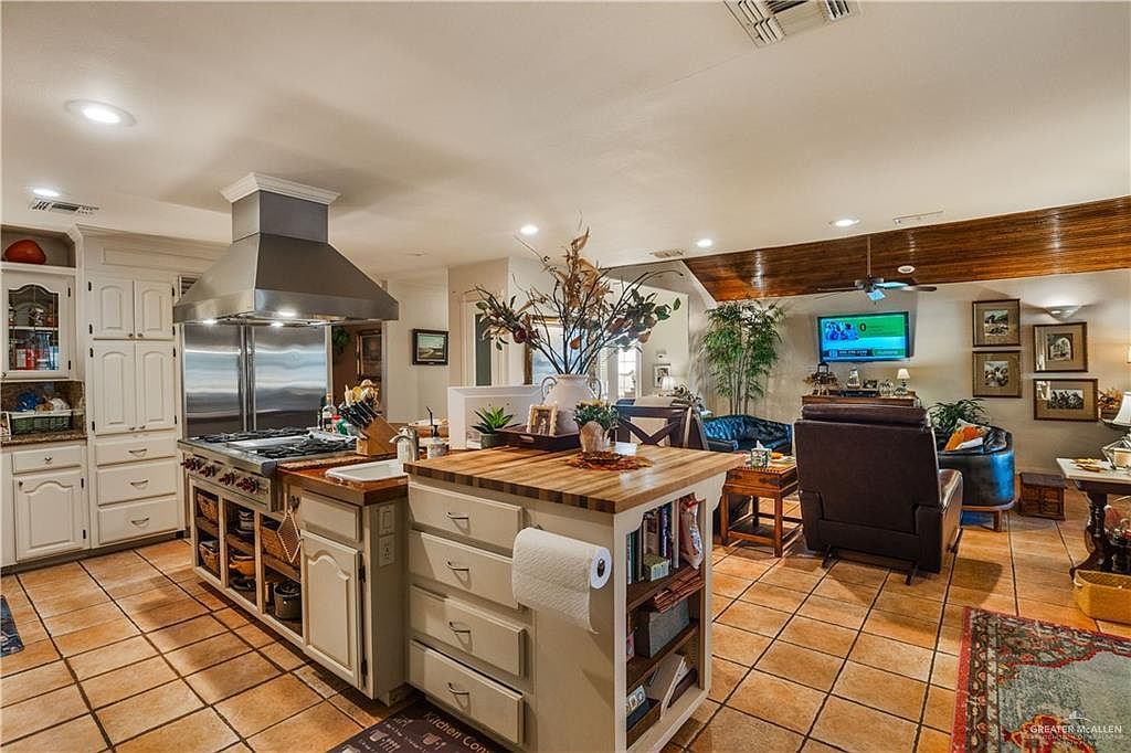 1911 Lion Lake Dr S Weslaco, TX 78596 | Single Family