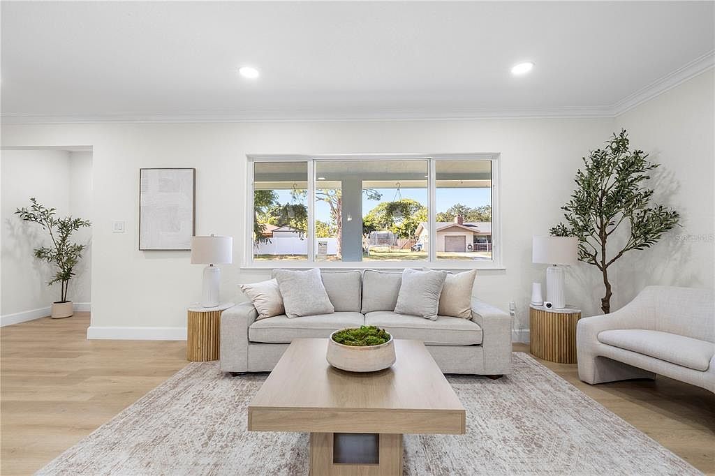 6850 7th St S Saint Petersburg, FL 33705 | Single Family