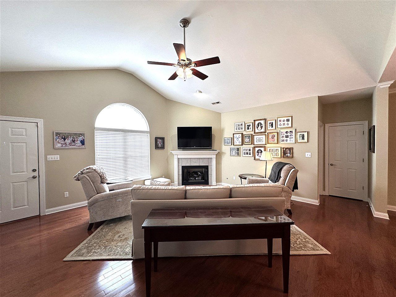 100 Augusta Ave APT 9-D Bowling Green, KY 42103  | Single Family