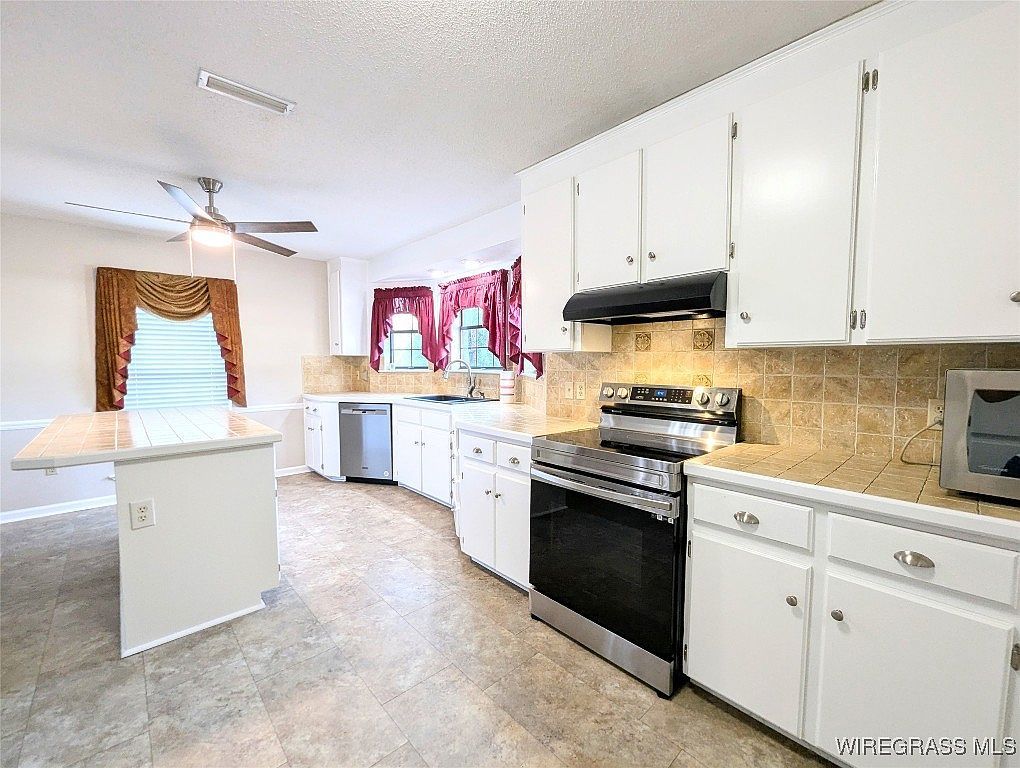 3117 Holland Rd Newton, AL 36352  | Single Family